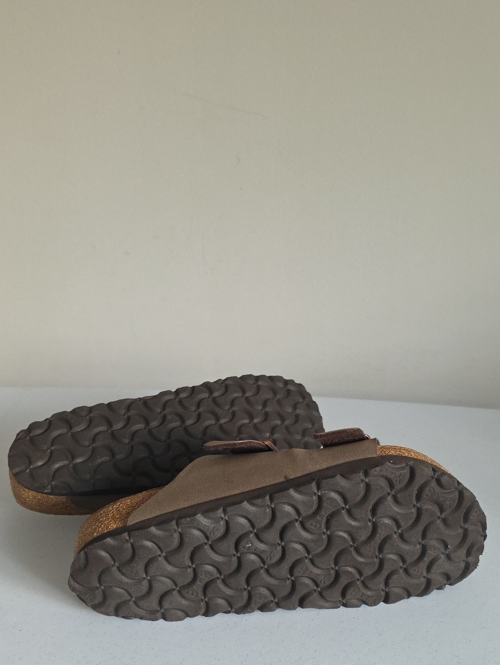 BIRKENSTOCK | Brown Arizona Two-Strap Sandals Rose Gold Buckles Sz 36 - Picture 6 of 7